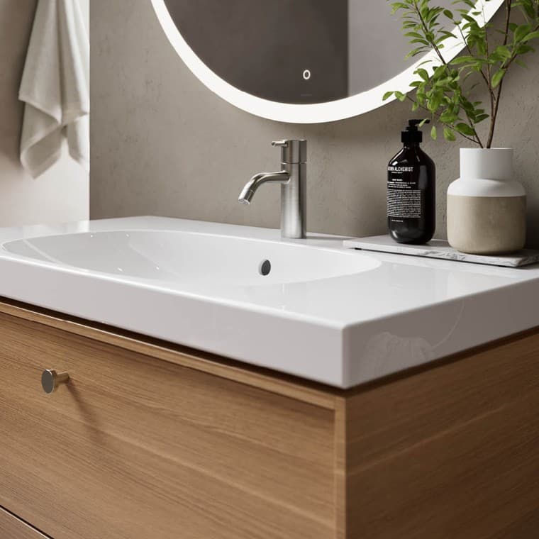 Ifö Sense Modern underskåp och Ifö Option spegel Ifö Sense Modern underskåp och Ifö Option spegel