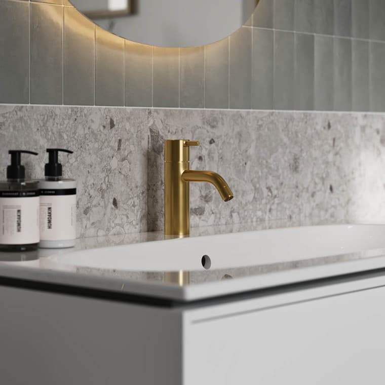 Ifö Sense Art badrumsmöbler med tunt tvättställ Ifö Sense Art badrumsmöbler med tunt tvättställ